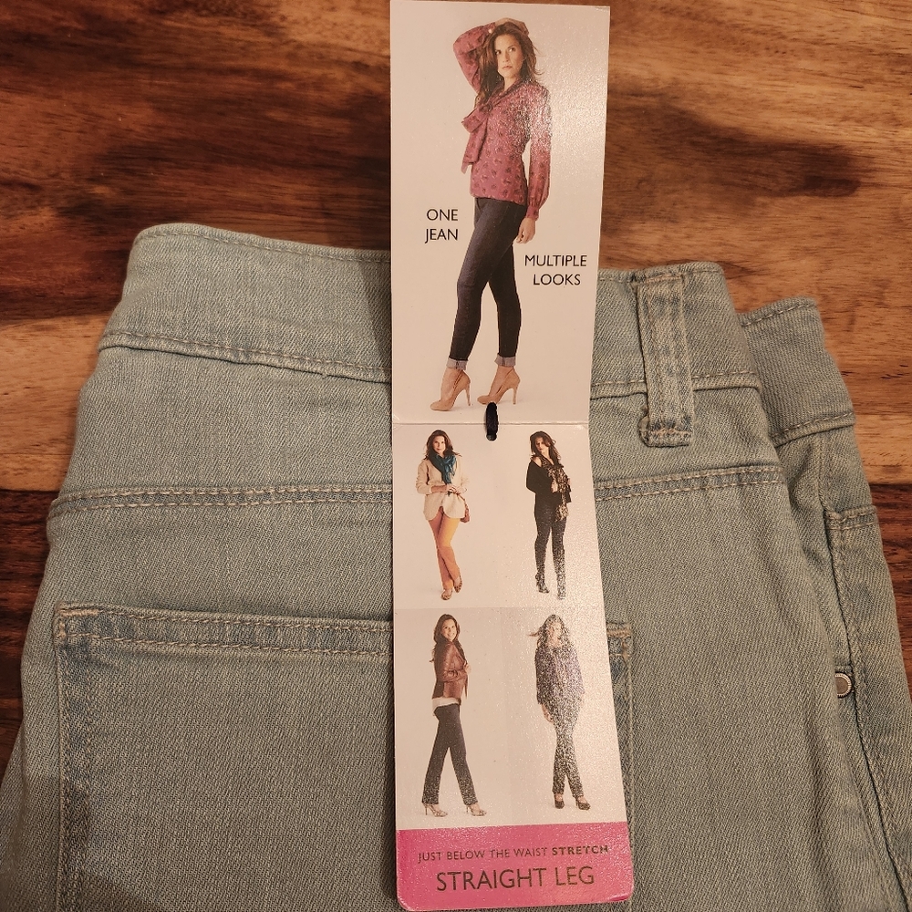 Lee Classic Fit Light Blue Jeans - Picture 6 of 15